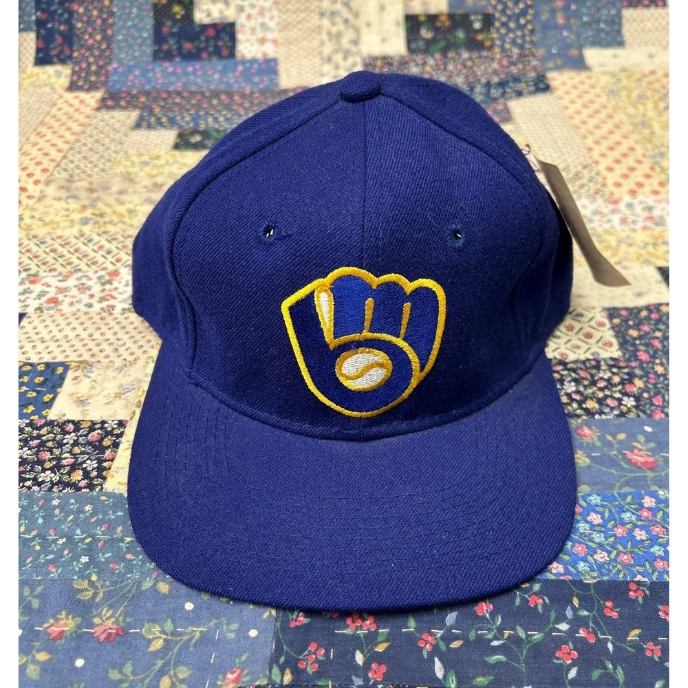 Vintage SPORTS SPECIALTIES MLB Milwaukee Brewers WOOL MLB fitted hat Size 7 1/4
